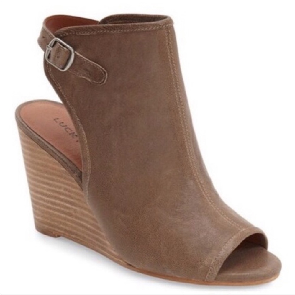 *Brand new* Lucky Brand Risza open toe wedges